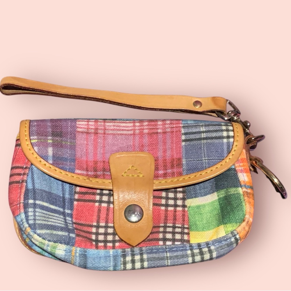 Dooney & Bourke Multicolor Plaid picnic ants  Wristlet Rare.   EN